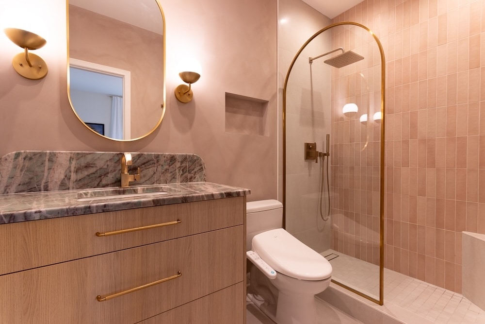 Luxury Chicago Bathroom Remodelers