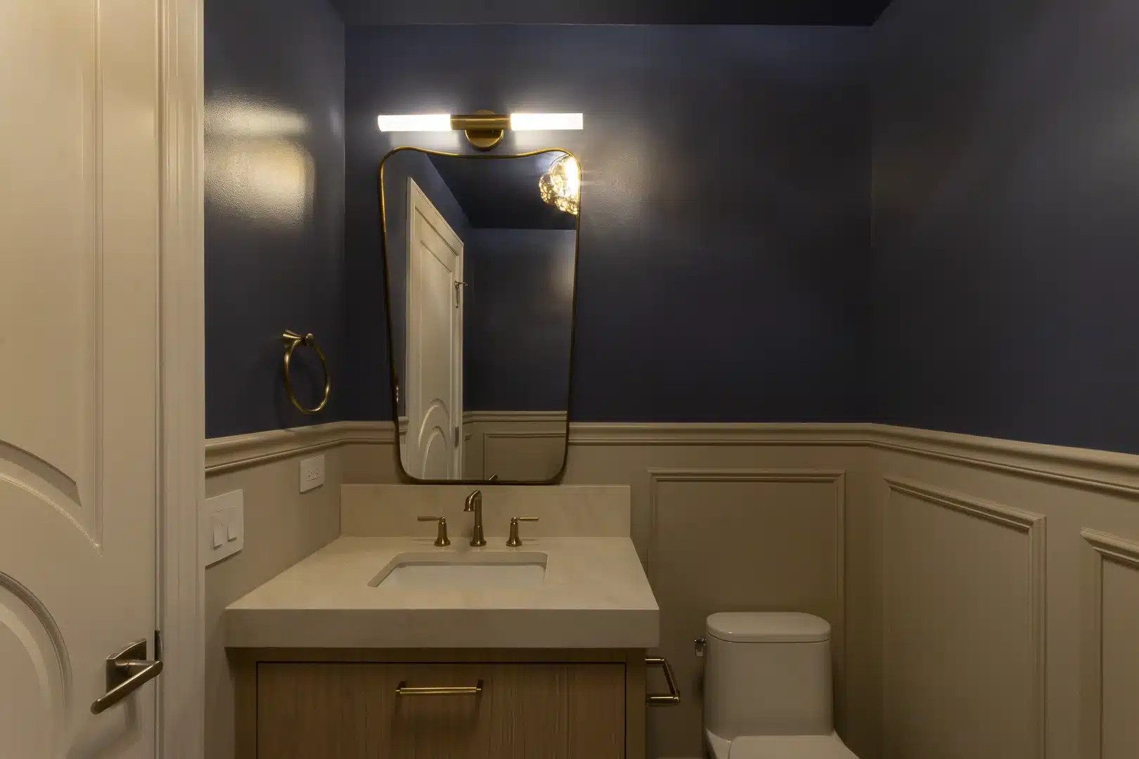 bathroom color with chair rail and molding